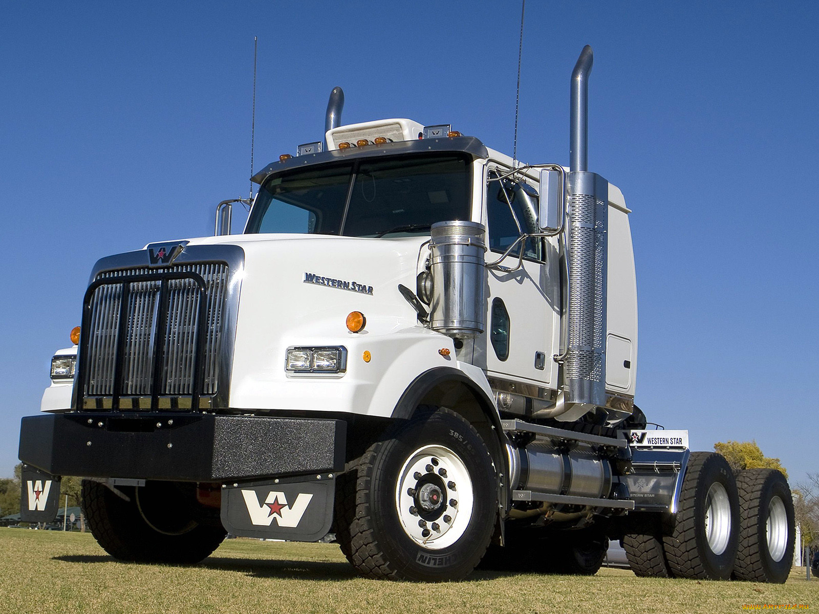 Вестерн стар 4964. Western Star 4900 тягач. Western Star 4964. White Western Star 4964. Western Star 6900xd 6x6.